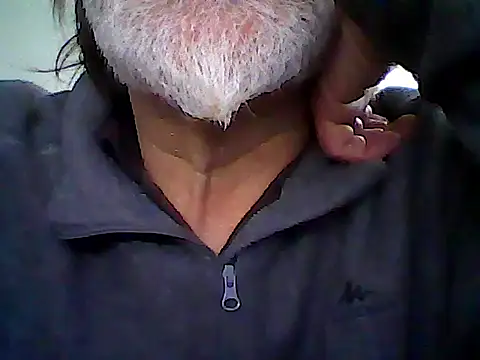 Snapshot of xcimeru chatting on February 13, 2:28 pm xcimeru online show from February 13, 2:28 pm