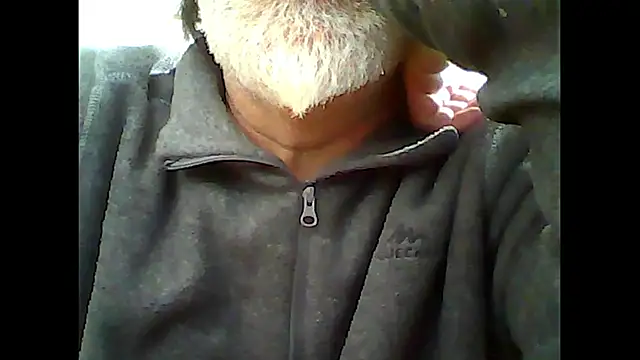 Snapshot of xcimeru chatting on January 16, 2:54 pm xcimeru online show from January 16, 2:54 pm