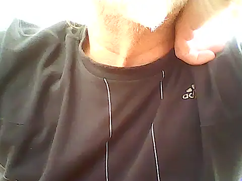 Snapshot of xcimeru chatting on April 30, 1:18 pm xcimeru online show from April 30, 1:18 pm
