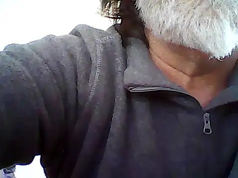 xcimeru online show from April 8, 7:10 am