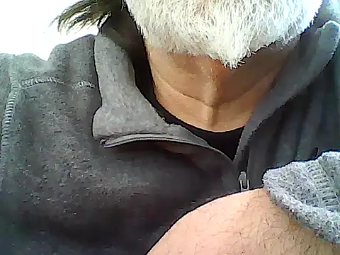 Snapshot of xcimeru chatting on February 22, 9:33 am xcimeru online show from February 22, 9:33 am