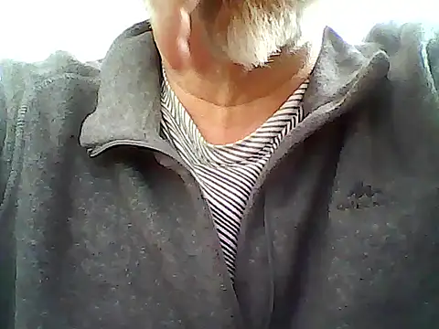 Snapshot of xcimeru chatting on May 5, 1:36 pm xcimeru online show from May 5, 1:36 pm