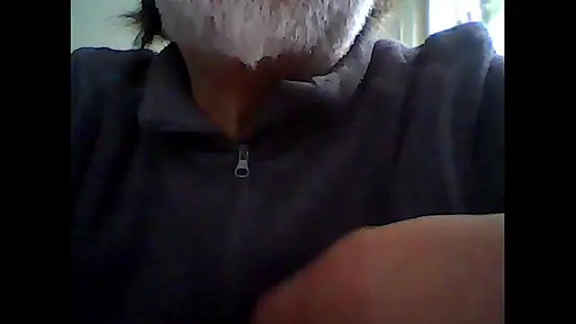 Snapshot of xcimeru chatting on December 16, 3:49 pm xcimeru online show from December 16, 3:49 pm