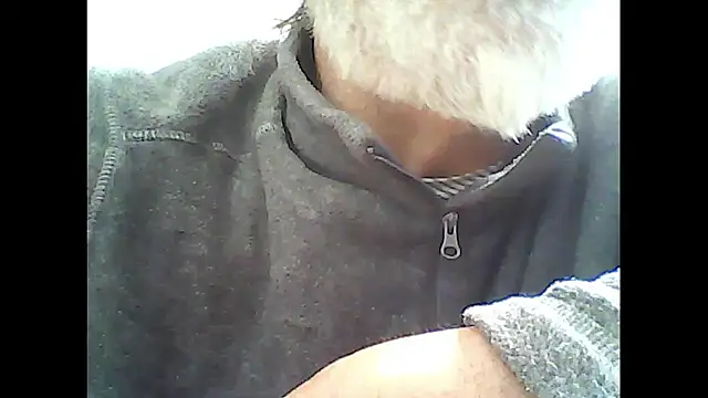 Snapshot of xcimeru chatting on January 9, 2:35 pm xcimeru online show from January 9, 2:35 pm