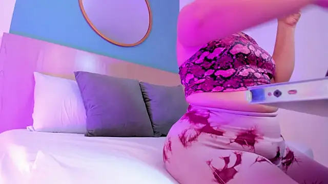 izaro22 online show from November 8, 2:37 am