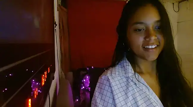 Chiara petterson online show from December 5, 7:10 am