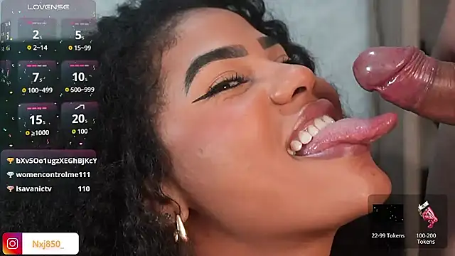 HOTBLACKANDWHITE2 online show from December 14, 8:09 am