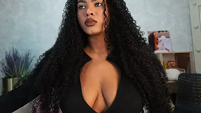 HOTBLACKANDWHITE2 online show from April 22, 3:46 am