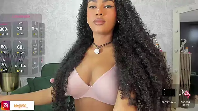 HOTBLACKANDWHITE2 online show from November 12, 3:21 am