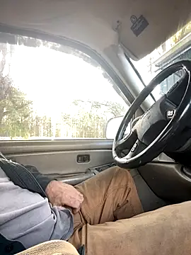 Snapshot of Themechanic420 chatting on October 21, 1:32 pm Themechanic420 online show from October 21, 1:32 pm