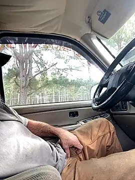 Snapshot of Themechanic420 chatting on November 19, 5:46 pm Themechanic420 online show from November 19, 5:46 pm