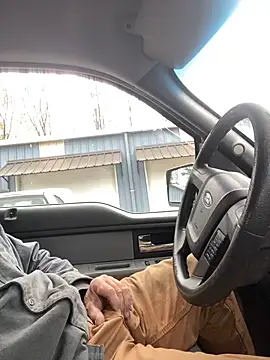 Snapshot of Themechanic420 chatting on December 4, 6:55 pm Themechanic420 online show from December 4, 6:55 pm