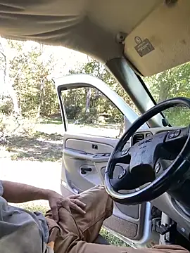 Snapshot of Themechanic420 chatting on October 16, 3:20 pm Themechanic420 online show from October 16, 3:20 pm