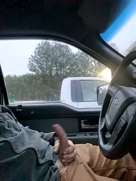 Snapshot of Themechanic420 chatting on December 4, 10:46 pm Themechanic420 online show from December 4, 10:46 pm