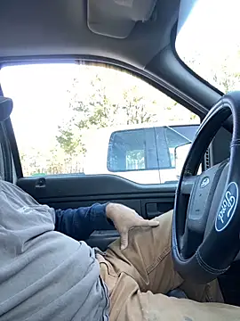 Snapshot of Themechanic420 chatting on December 19, 8:13 pm Themechanic420 online show from December 19, 8:13 pm