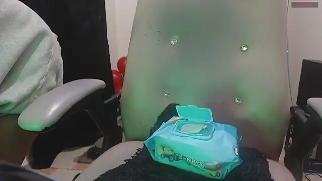 toxxxic cams online show from June 4, 7:13 am