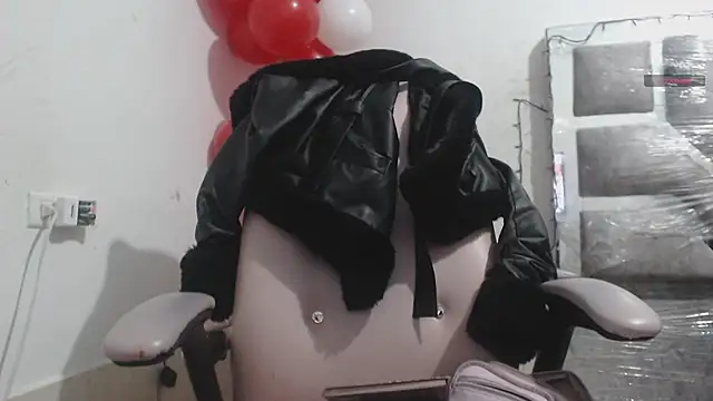 toxxxic cams online show from February 7, 4:09 am