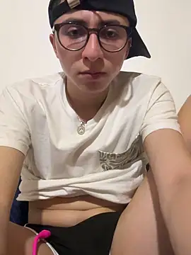 CamiRojas boy online show from March 29, 3:52 am