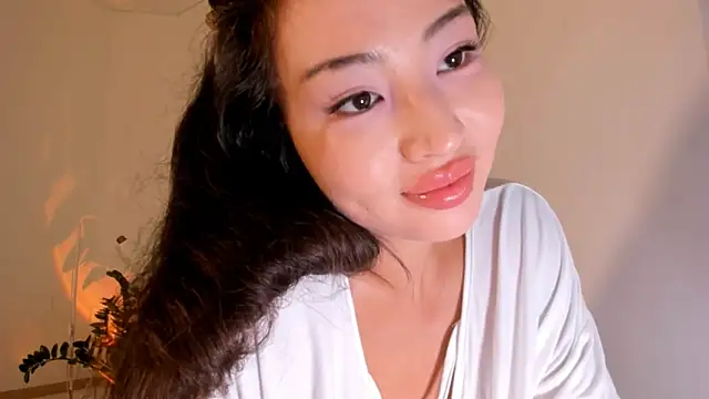 Snapshot of kawaii_mia chatting on October 1, 4:44 pm kawaii mia online show from October 1, 4:44 pm