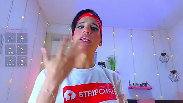 Ariel Femboy  online show from November 15, 2:48 am