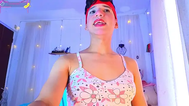 Snapshot of Ariel_Femboy_ chatting on May 27, 6:15 pm Ariel Femboy online show from May 27, 6:15 pm