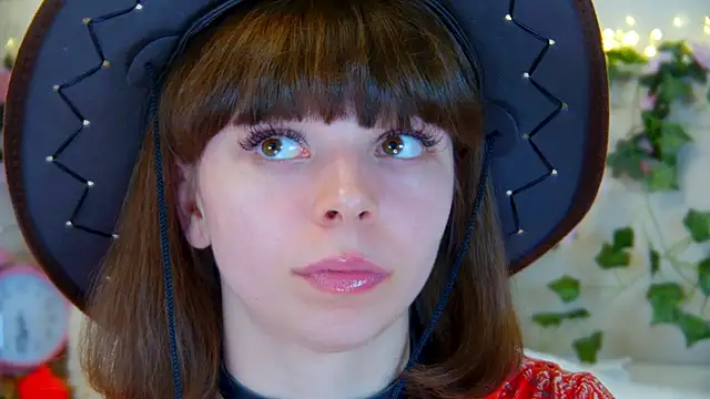 ElisabethDavis online show from April 4, 2:34 pm