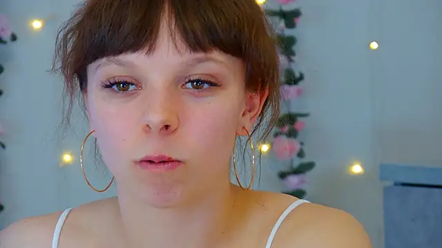 ElisabethDavis online show from April 15, 3:27 pm