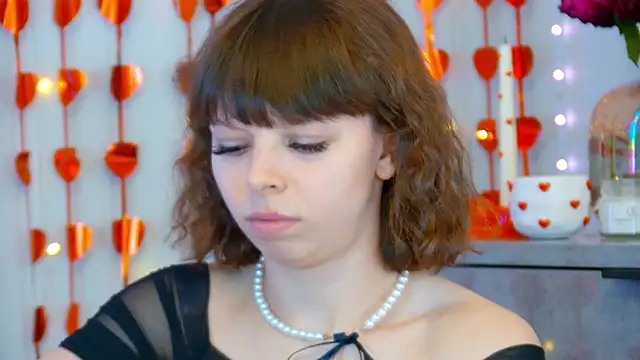 ElisabethDavis online show from February 20, 6:32 pm