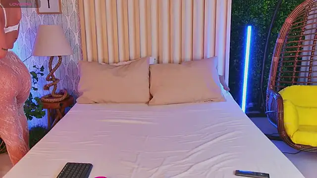 AnyaLov online show from February 10, 7:35 pm