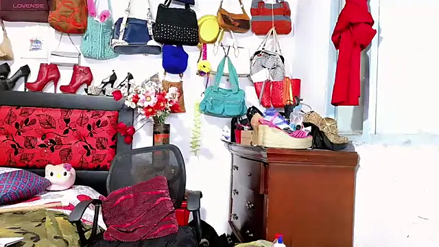 Snapshot of Xiaraa26 chatting on November 4, 6:22 pm Xiaraa26 online show from November 4, 6:22 pm