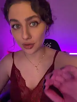 Snapshot of Your_insomniya chatting on May 27, 10:28 pm Your insomniya online show from May 27, 10:28 pm