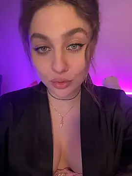 Snapshot of Your_insomniya chatting on November 27, 8:20 pm Your insomniya online show from November 27, 8:20 pm