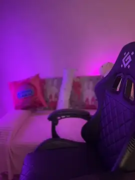 Snapshot of Your_insomniya chatting on December 2, 8:32 pm Your insomniya online show from December 2, 8:32 pm