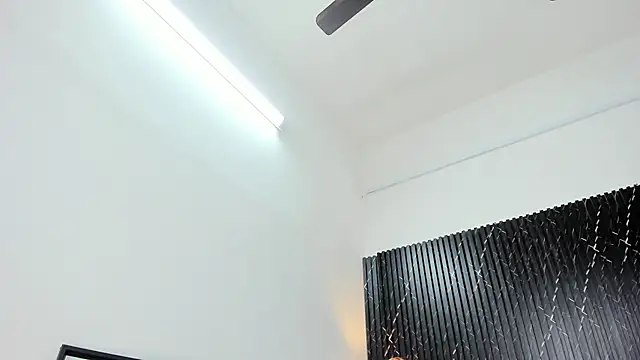 Angie Will online show from April 21, 1:42 am