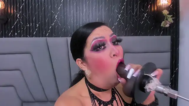 Angie Will online show from December 1, 9:15 pm