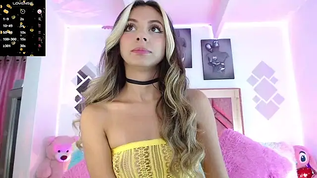 Snapshot of Angely_18 chatting on June 10, 7:48 pm Angely 18 online show from June 10, 7:48 pm