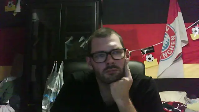 Snapshot of Die-geile-Sau chatting on November 14, 8:34 pm Die-geile-Sau online show from November 14, 8:34 pm