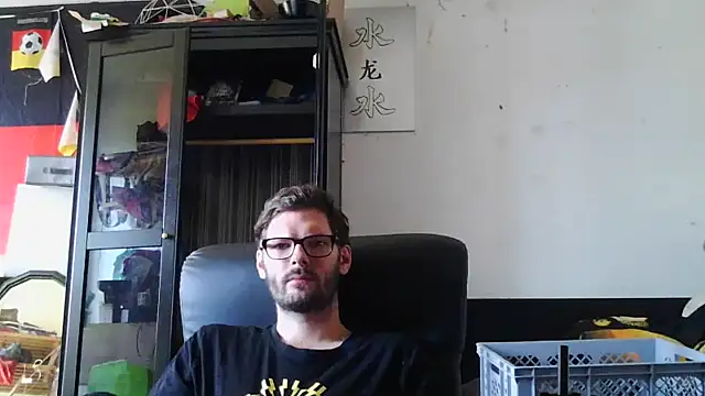 Snapshot of Die-geile-Sau chatting on July 16, 12:46 pm Die-geile-Sau online show from July 16, 12:46 pm