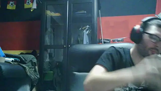 Snapshot of Die-geile-Sau chatting on February 22, 9:38 pm Die-geile-Sau online show from February 22, 9:38 pm