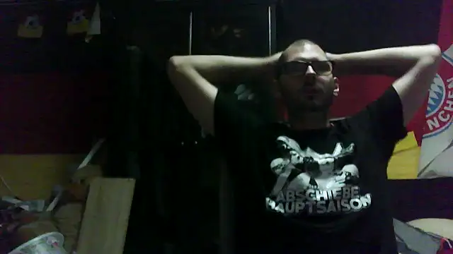 Snapshot of Die-geile-Sau chatting on November 1, 9:52 pm Die-geile-Sau online show from November 1, 9:52 pm