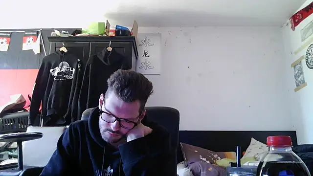 Snapshot of Die-geile-Sau chatting on May 1, 11:37 am Die-geile-Sau online show from May 1, 11:37 am