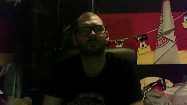 Snapshot of Die-geile-Sau chatting on December 3, 4:06 pm Die-geile-Sau online show from December 3, 4:06 pm