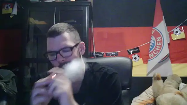 Snapshot of Die-geile-Sau chatting on February 4, 9:21 pm Die-geile-Sau online show from February 4, 9:21 pm