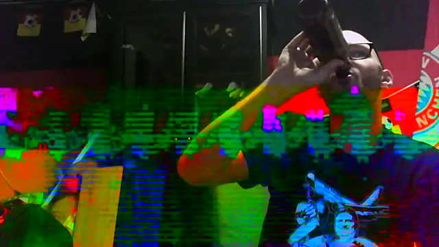 Snapshot of Die-geile-Sau chatting on October 6, 7:03 pm Die-geile-Sau online show from October 6, 7:03 pm