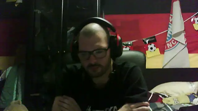 Snapshot of Die-geile-Sau chatting on November 29, 9:04 pm Die-geile-Sau online show from November 29, 9:04 pm