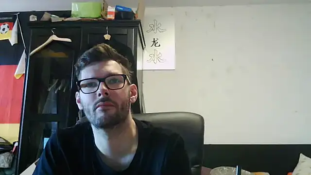 Snapshot of Die-geile-Sau chatting on May 6, 1:04 pm Die-geile-Sau online show from May 6, 1:04 pm