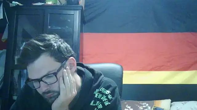 Snapshot of Die-geile-Sau chatting on June 16, 7:25 pm Die-geile-Sau online show from June 16, 7:25 pm