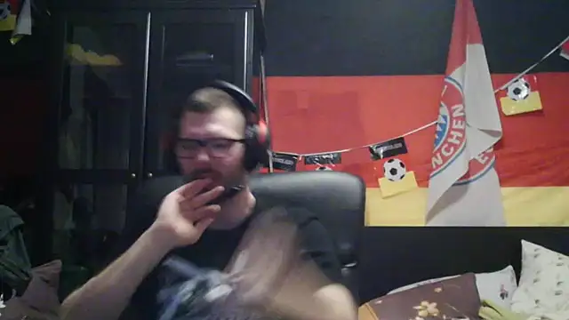 Snapshot of Die-geile-Sau chatting on February 1, 9:24 pm Die-geile-Sau online show from February 1, 9:24 pm