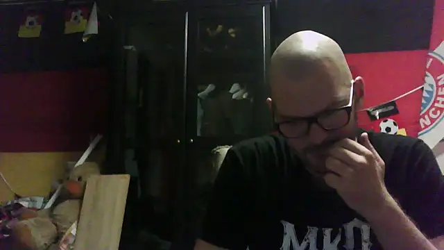 Snapshot of Die-geile-Sau chatting on October 22, 9:13 pm Die-geile-Sau online show from October 22, 9:13 pm