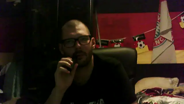 Snapshot of Die-geile-Sau chatting on December 2, 9:16 pm Die-geile-Sau online show from December 2, 9:16 pm